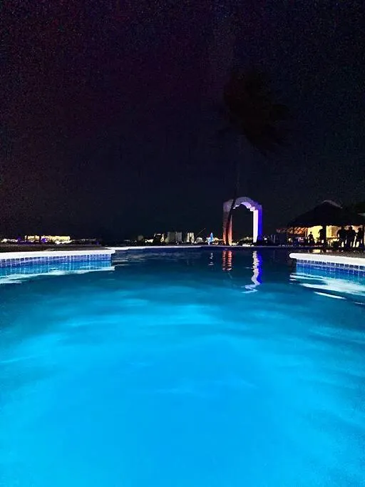 Luxurious Lagoon-Front Apartment In Hotel Zone Tranquility Meets Elegance Near Top Attractions And Beaches Cancun