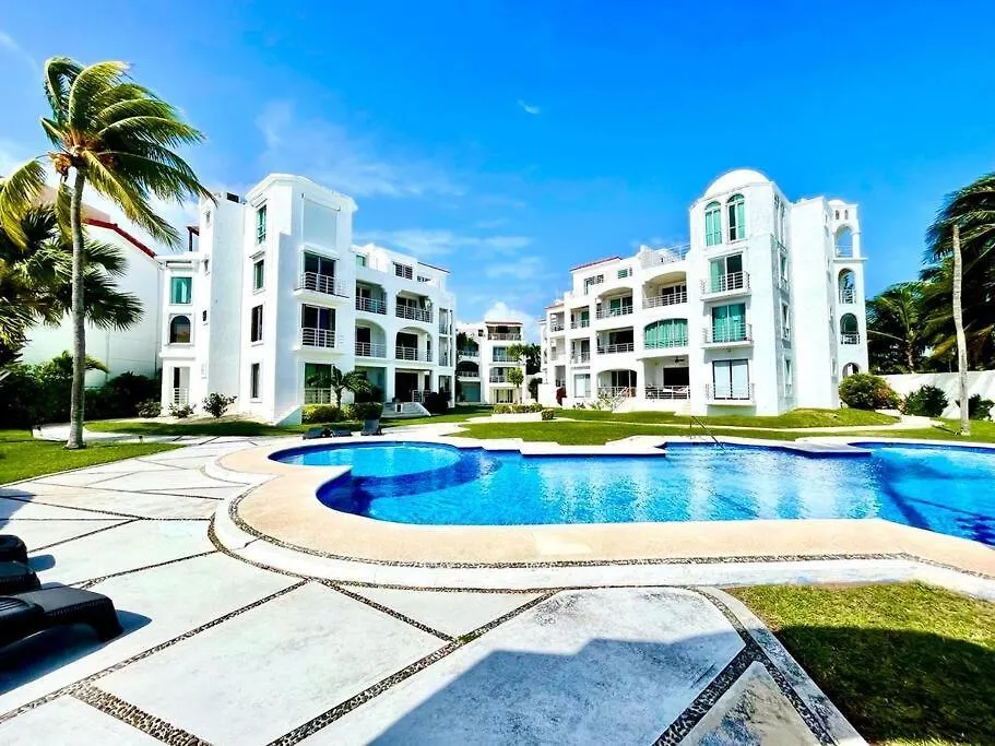 Luxurious Lagoon-Front Apartment In Hotel Zone Tranquility Meets Elegance Near Top Attractions And Beaches Cancun
