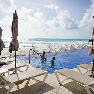Bright And Breezy 1 Bedroom Next To Clubs Cancun