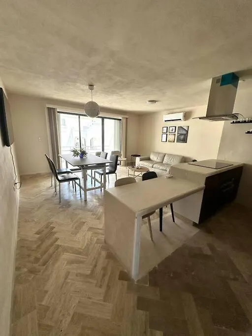 Luxurious Lagoon-Front Apartment In Hotel Zone Tranquility Meets Elegance Near Top Attractions And Beaches Cancun